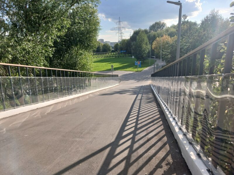 Трасса лыжероллерная Марьино, состояние на 31 августа 2026 по отзыву, фото 6. В конце спуска сразу перекресток, если кто выбежит или машина, только падать